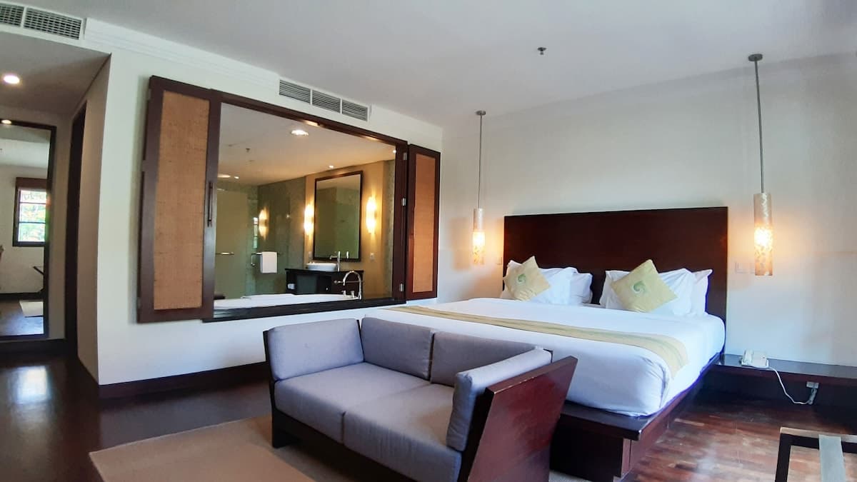 Serviced apartment in South Kuta · ★4.89 · 3 bedrooms · 4 beds · 3 private baths, Airbnb-Vergleich